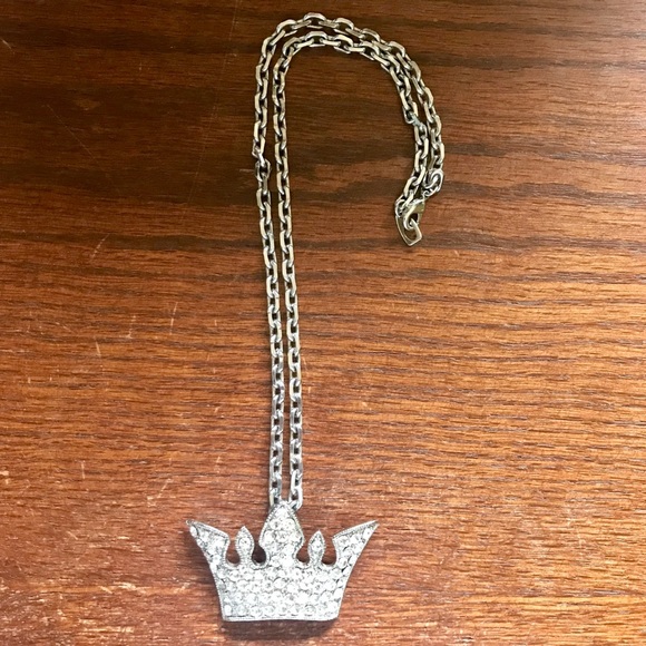 Queen 👸🏼 Crown Bling Necklace - Picture 2 of 4